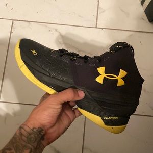 Curry 2 worn 3 times indoor court sz9